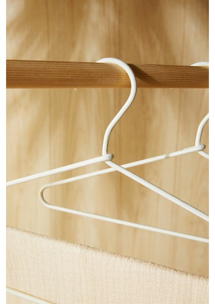 3 Katlı Ekru Renk Kumaş Kaplı Metal Giysi Askısı 42 x 41 x 0.5 cm modelleri
