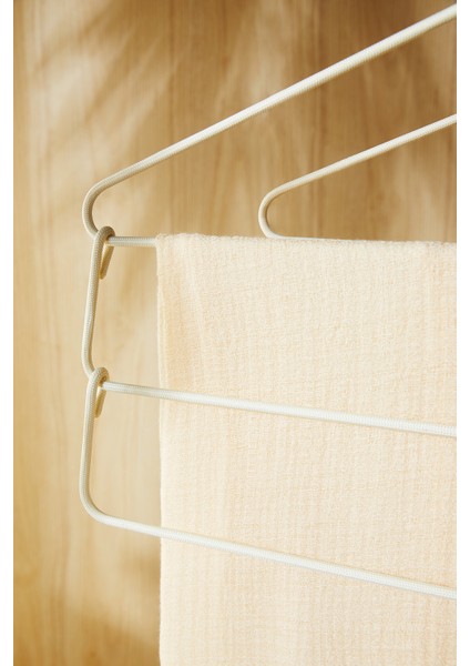 3 Katlı Ekru Renk Kumaş Kaplı Metal Giysi Askısı 42 x 41 x 0.5 cm fırsatları