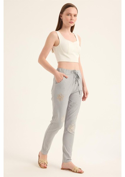 Taşlı Çiçek Motifli Pantolon modelleri