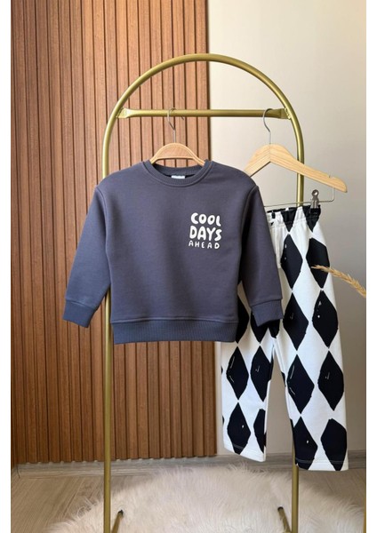 Erkek Çocuk 3 Iplik Kumaş Slogan Baskılı Sweatshirt ve Dama Baskılı Eşofman Altı Alt Üst Takım modelleri