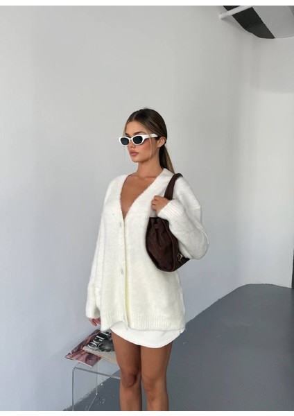Kadın V Yaka Taşlı 3 Düğmeli Yumuşak Dokulu Uzun Kollu Rahat Kesim Uzun Boy Hırka fiyatları