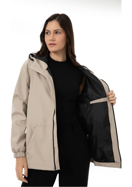 Spor Kadın Astarlı Su Geçirmez ve Rüzgara Dayanıklı Kapüşonlu Iç Cepli Mevsimlik Yağmurluk