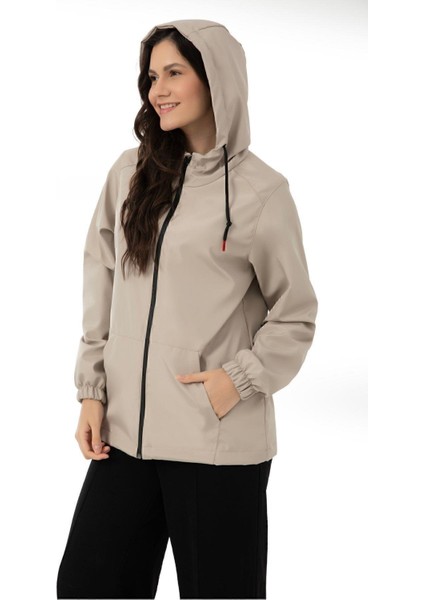 Spor Kadın Astarlı Su Geçirmez ve Rüzgara Dayanıklı Kapüşonlu Iç Cepli Mevsimlik Yağmurluk modelleri