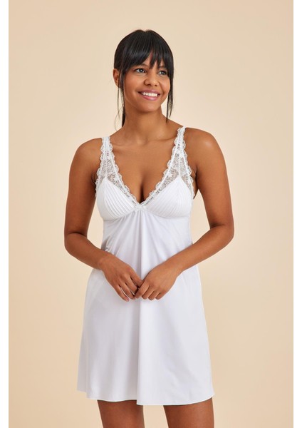 Paris Ekru V Yaka Dantel Detaylı Gecelik