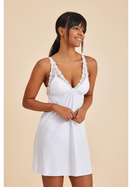 Paris Ekru V Yaka Dantel Detaylı Gecelik modelleri