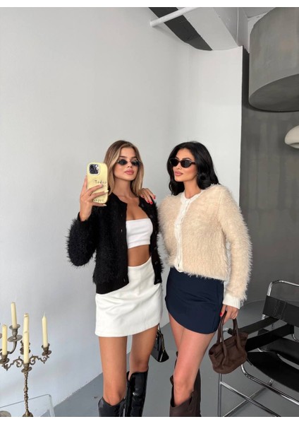 Kadın Yuvarlak Yaka 6 Düğmeli Sakallı Yumuşak Dokulu Triko Hırka fiyatları