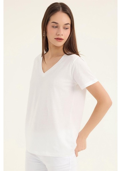 V Yaka Tshırt fiyatları