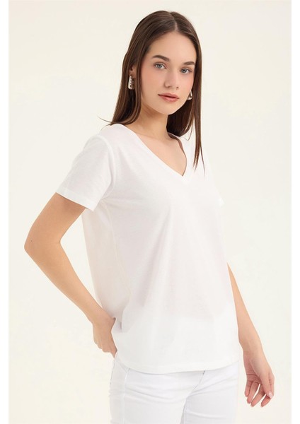 V Yaka Tshırt modelleri