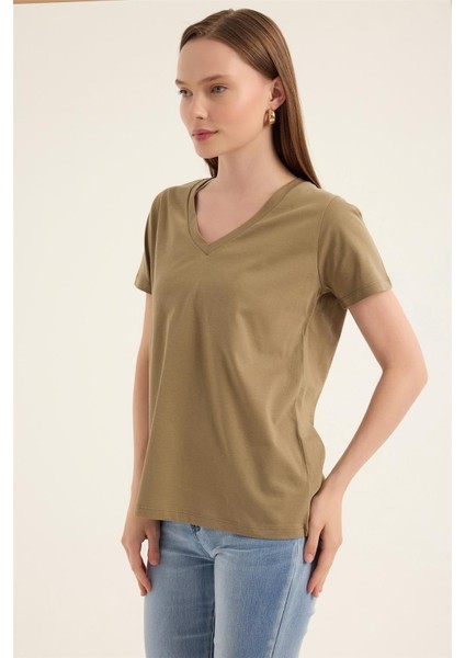 V Yaka Tshırt fiyatları