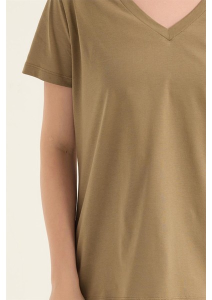 V Yaka Tshırt fırsatları