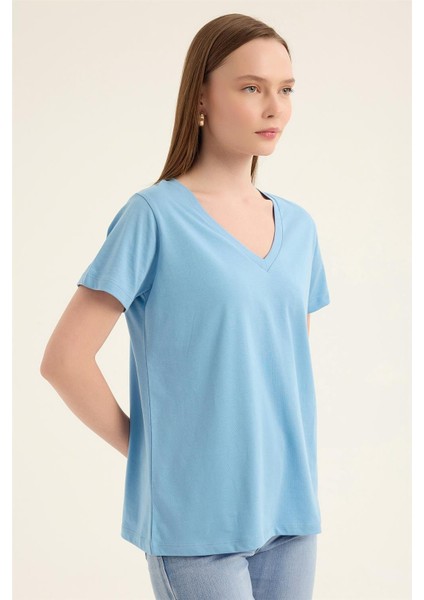 V Yaka Tshırt modelleri