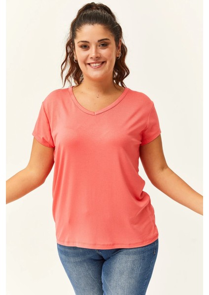 Kadın Büyük Beden V Yaka Basic Kısa Kollu Tişört %95 Pamuk %5 Likra Premium Kumaş indirimleri