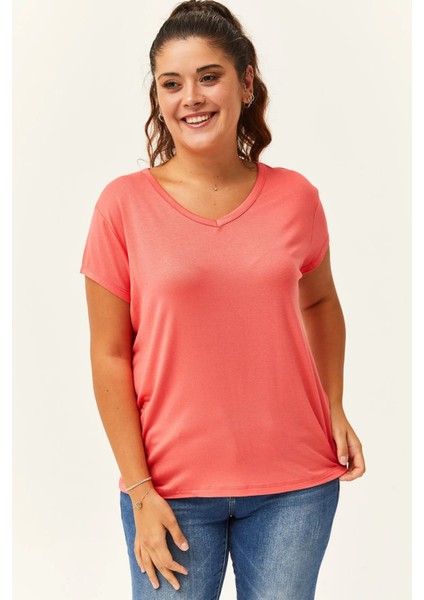 Kadın Büyük Beden V Yaka Basic Kısa Kollu Tişört %95 Pamuk %5 Likra Premium Kumaş