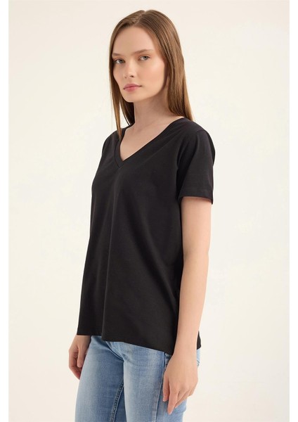 V Yaka Tshırt fiyatları