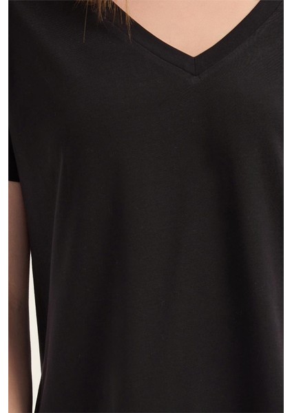 V Yaka Tshırt fırsatları