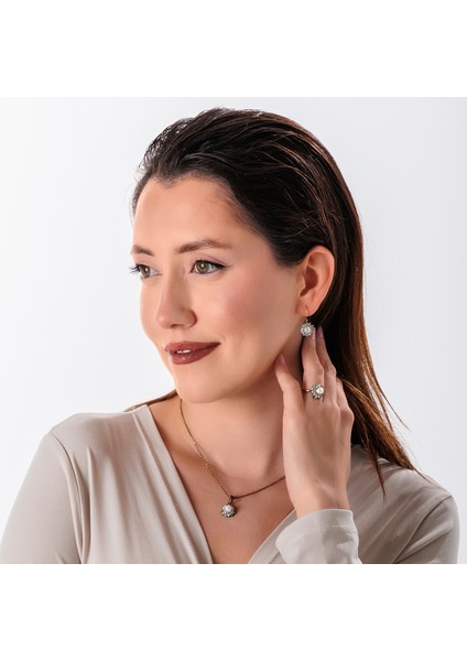 Klasik Işıltı Inci Bakır El Yapımı Kristal Taşlı Kararma Yapmaz Kadın Yüzük Kutulu fiyatları