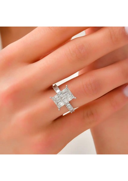 0,66 Karat Pırlanta Baget Yüzük modelleri