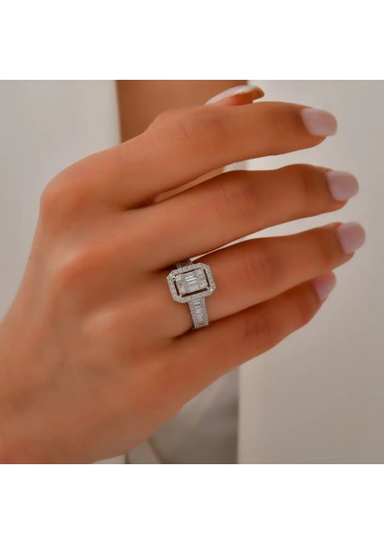 0,89 Karat Pırlanta Baget Yüzük modelleri