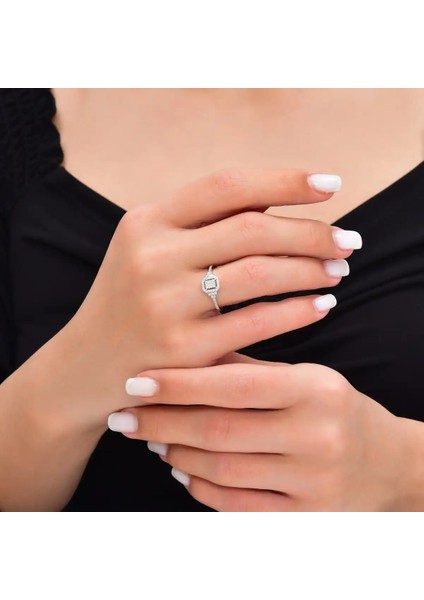 0,26 Karat Pırlanta Baget Yüzük modelleri