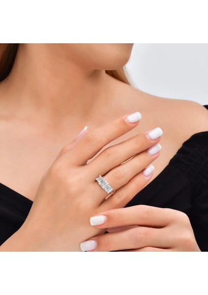 0,64 Karat Pırlanta Baget Yüzük modelleri