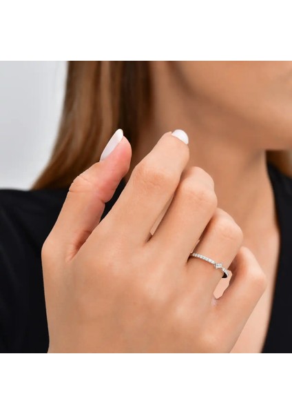 0,16 Karat Pırlanta Baget Yüzük modelleri