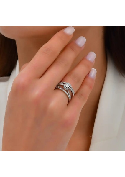 0,65 Karat Pırlanta Baget Yüzük fiyatları