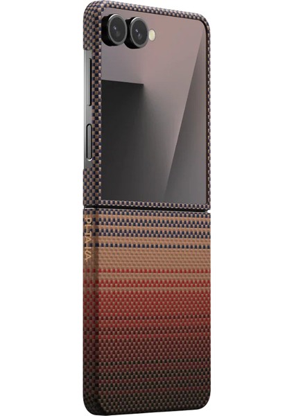 Galaxy Z Flip 7 Uyumlu Kılıf M-Safe Şarjlı Aramid Pitaka Tactile Woven Serisi Kapak Kahverengi