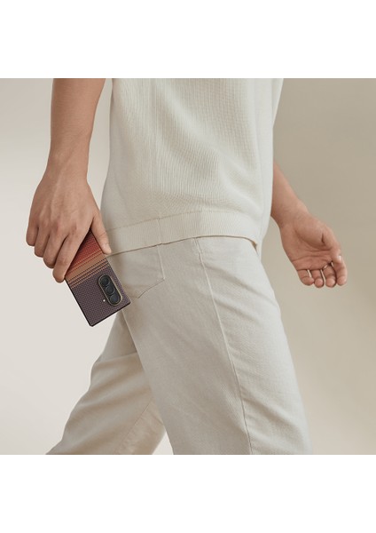 Galaxy Z Fold 7 Uyumlu Kılıf M-Safe Şarjlı Aramid Pitaka Tactile Woven Serisi Kapak Kahverengi