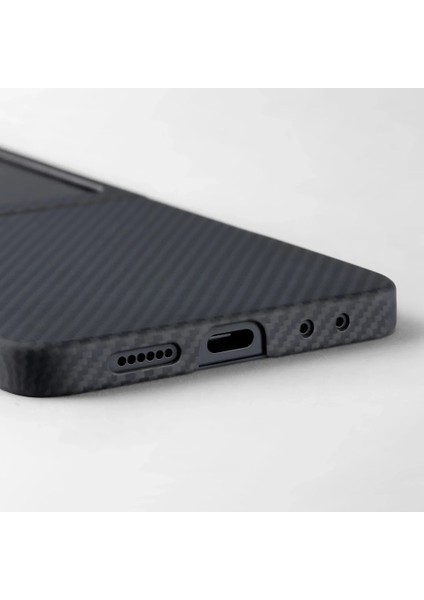 Galaxy Z Flip 7 Uyumlu Kılıf M-Safe Şarjlı 600D Aramid Pitaka Ultra-Slim Classic Serisi Siyah-Gri fırsatları