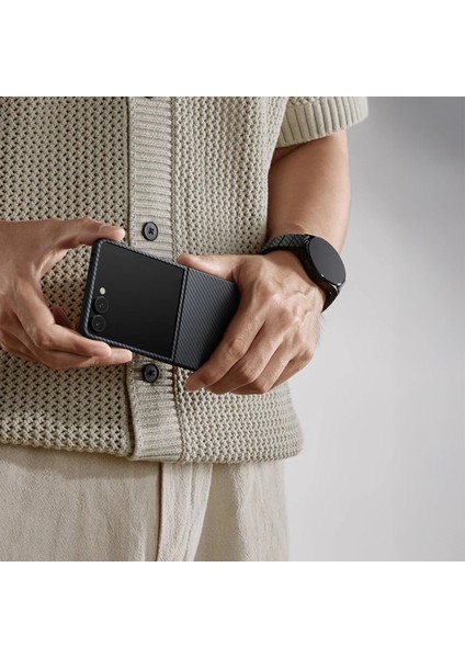 Galaxy Z Flip 7 Uyumlu Kılıf M-Safe Şarjlı 600D Aramid Pitaka Ultra-Slim Classic Serisi Siyah-Gri