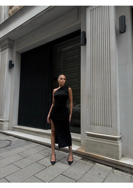 Tek Omuz Yırtmaç Detaylı Drapeli Dalgıç Kadın Elbise Siyah