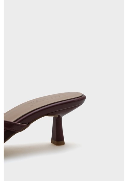 Kadın Orta Topuklu Fiyonklu Fileli Terlik Suni Deri