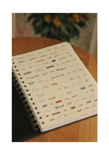 Tavus Kuşu Süresiz Akademik Planlayıcı Ingilizce Ajanda Sticker Hediyeli + Lastikli modelleri