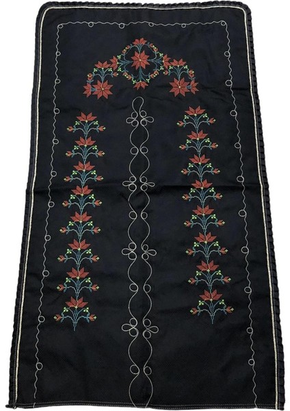 Çeyizlik Kanaviçe Etamin Işleme Nakışlı Siyah Seccade 70 x 120