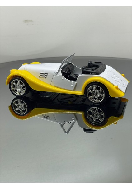 Eski Clasik Model Işıklı Sesli 1.36 Ölçek Oyuncak Araba fiyatları