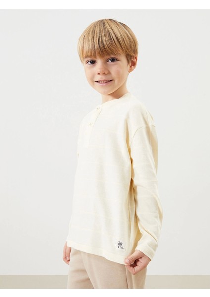 Lcw Kids Bej Bisiklet Yaka Erkek Çocuk Tişört ve Pantolon 2'li modelleri