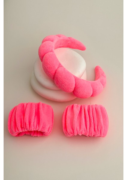 Havlu Kumaş Burgulu Bombeli Spa ve Makyaj Kadın Taç ve 2 Adet Bileklik Seti modelleri