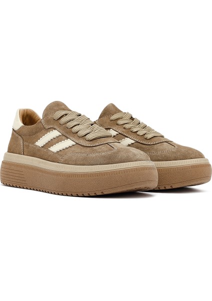 Kadın Bej Bağcıklı Kalın Tabanlı Süet Deri Sneaker 25AFD512610 modelleri