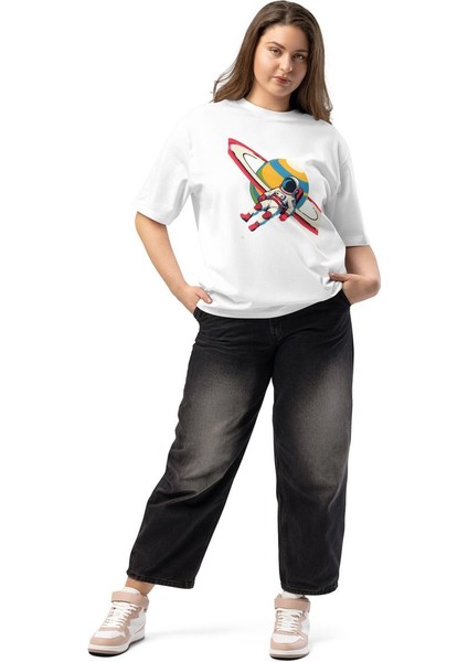 Saturn Explorer – Satürn Halkasında Astronot Baskılı Unisex Oversize Tişört modelleri