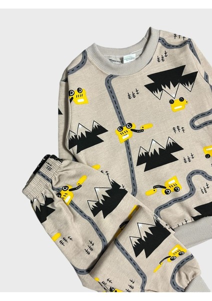 Erkek Çocuk Pamuklu Sütlü Kahve Yol Araba Desenli Uzun Kollu Pijama Takımı modelleri