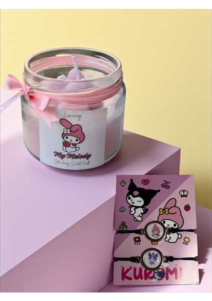 My Melody Hediye Seti – 1 Adet Çilek Kokulu My Melody Mum + 1 Çift My Melody Bileklik