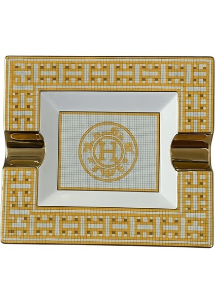 Desenli Lüks Porselen Küllük – Altın Detaylı Dekoratif Koleksiyon