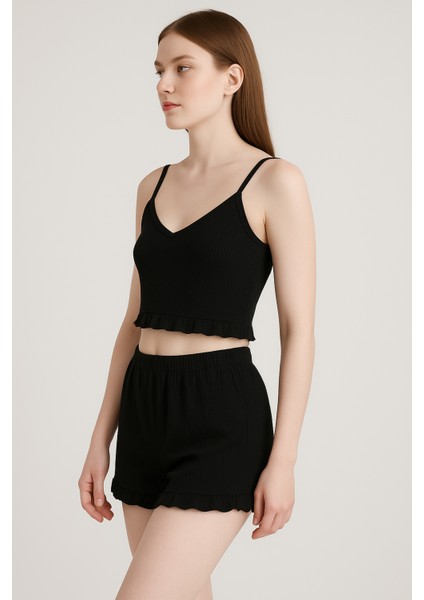 Pamuklu Iğne Çıkarmalı Ince Askılı Crop Atlet Paçası Fırfırlı Şort Kadın Pijama Takımı modelleri