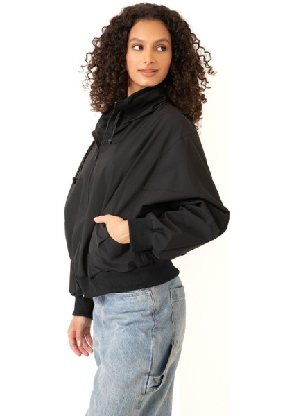 Kadın Dik Yaka Su ve Rüzgar Geçirmez Oversize Crop Mevsimlik Yağmurluk Rüzgarlık indirimleri