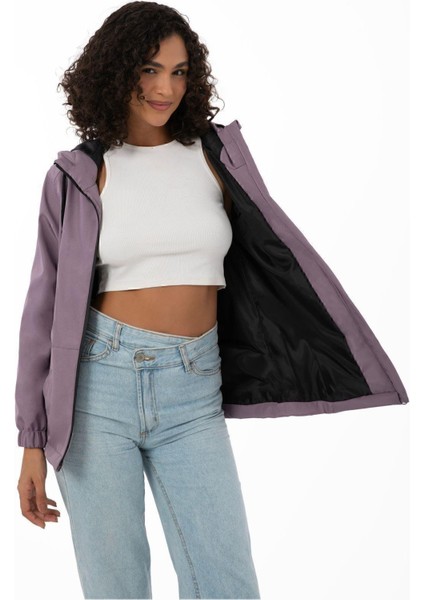 Kadın Astarlı Su Geçirmez ve Rüzgara Dayanıklı Kapüşonlu Iç Cepli Mevsimlik Yağmurluk fırsatları