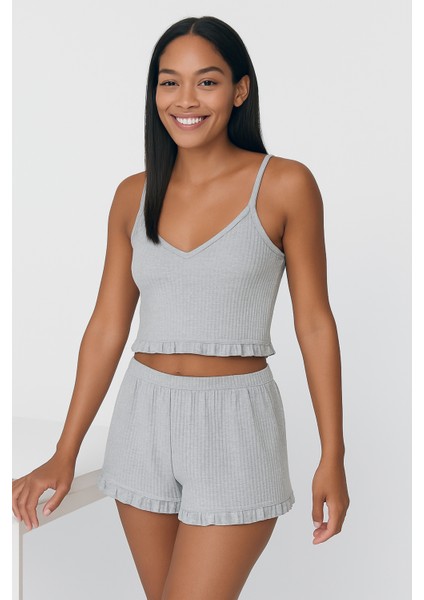 Pamuklu Iğne Çıkarmalı Ince Askılı Crop Atlet Paçası Fırfırlı Şort Kadın Pijama Takımı