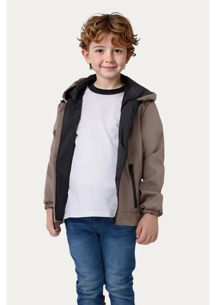 Erkek Çocuk Astarlı Su ve Rüzgar Geçirmez Kapüşonlu Çift Fermuarlı Cepli Yağmurluk