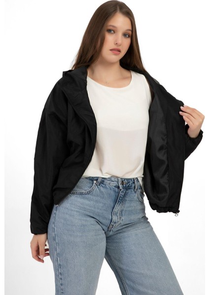 Kadın Kapüşonlu Su ve Rüzgar Geçirmez Cepli Astarlı Oversize Yağmurluk fırsatları