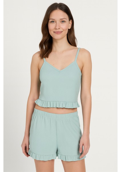 Pamuklu Iğne Çıkarmalı Ince Askılı Crop Atlet Paçası Fırfırlı Şort Kadın Pijama Takımı