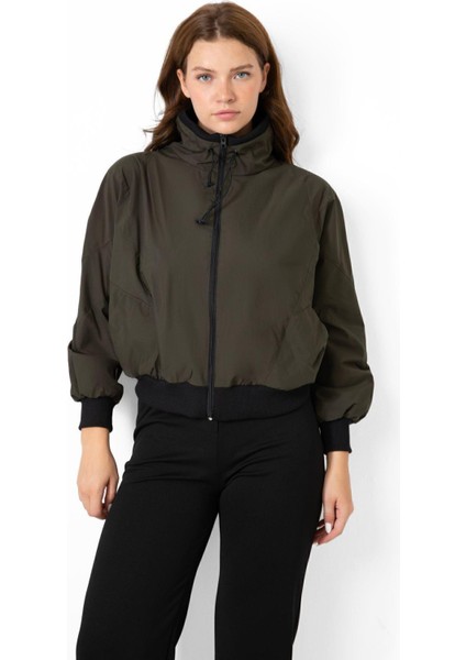 Spor Kadın Dik Yaka Su ve Rüzgar Geçirmez Oversize Crop Mevsimlik Yağmurluk Rüzgarlık fiyatları